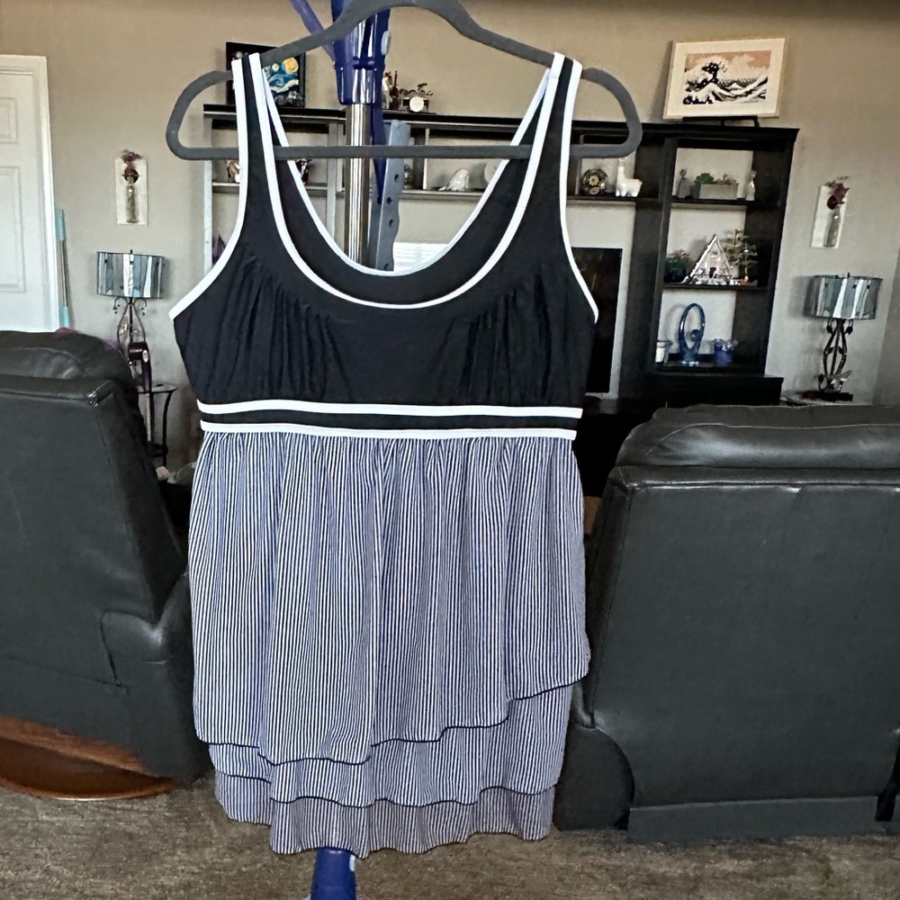 Tankini black/white ruffle swim top. Size 1X